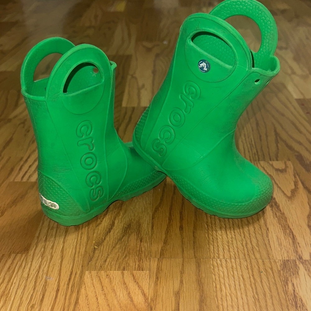 CROCS Kids Vibrant Green Rain Boots